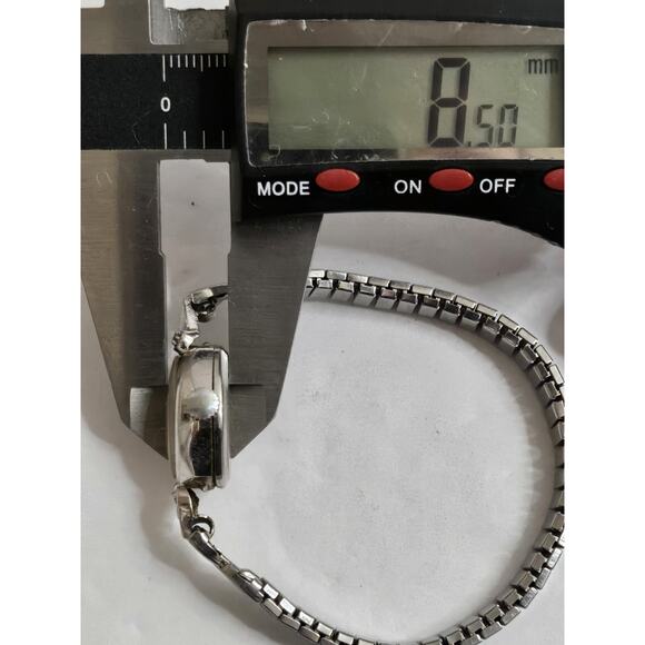 Vintage Ladies Benrus 17 Jewel 2 Diamonds Cocktail Mechanical Wind Watch - Picture 8 of 15